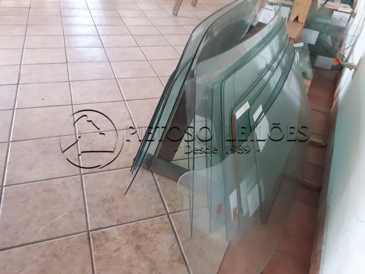 LOTE 005 - LOTE DE VIDROS AUTOMOTIVOS ANTIGOS