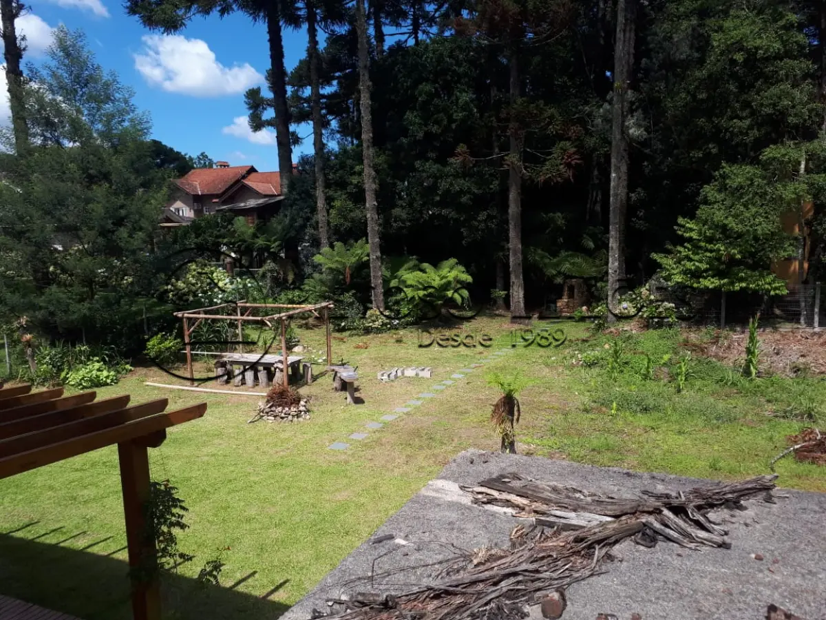 LOTE 001 - GRAMADO/RS - TERRENOS DENTRO DE UM TODO MAIOR COM A ÁREA DE 2.800,00m², NO BAIRRO PLANALTO