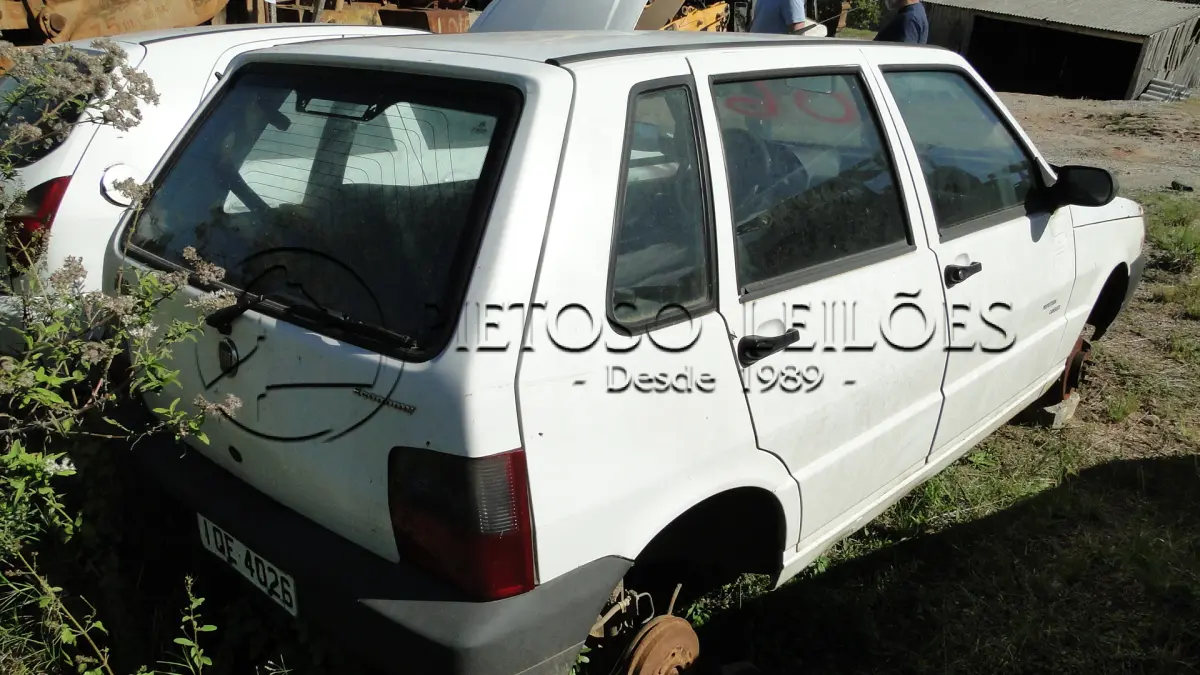 LOTE 006 - FIAT/UNO MILLE ECONOMY, ANO/MODELO: 2009/2010, PLACA: IQE4026, 