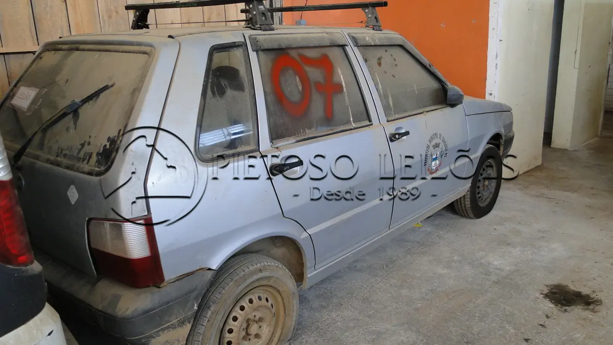 LOTE 007 - FIAT/UNO MILLE FIRE, ANO/MODELO: 2005/2006, PLACA: IMK3800, 