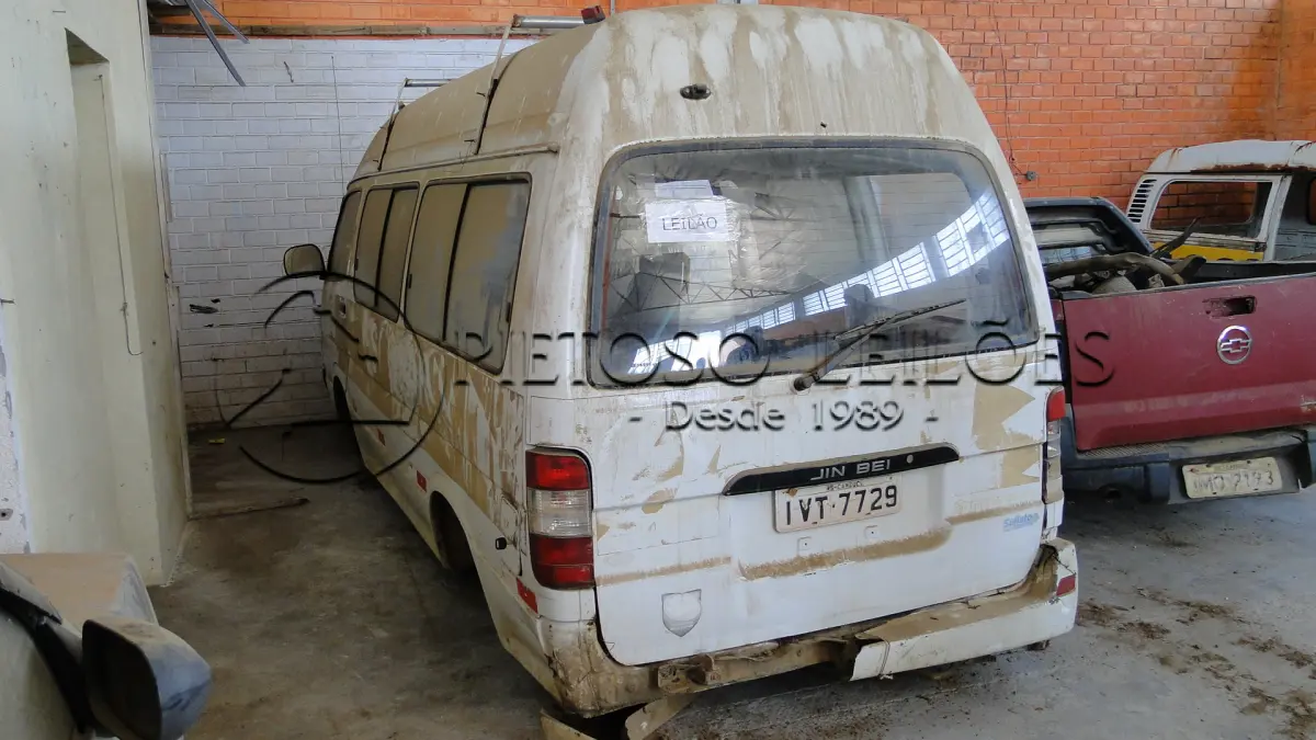 LOTE 003 - I/JINBEI VAN NIKS ESCO, ANO/MODELO: 2013/2014, PLACA: IVT7729,