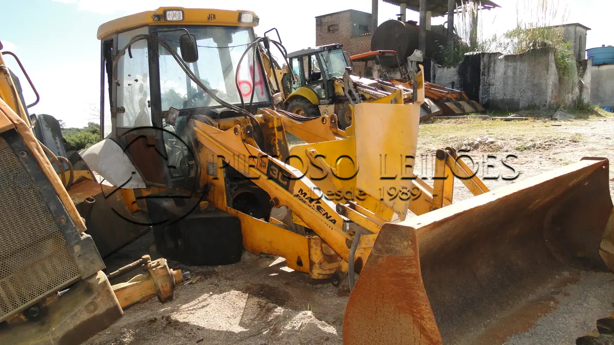 LOTE 064 - RETROESCAVADEIRA JCB 3C,
