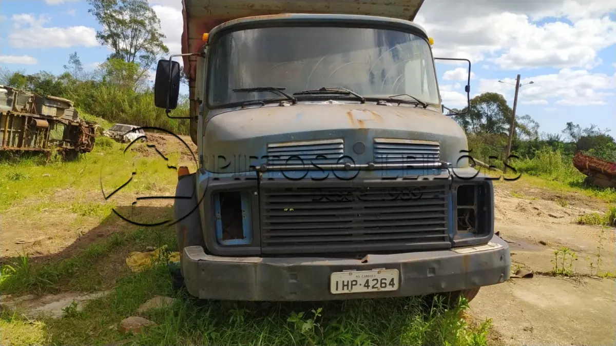 LOTE 068 - M.BENZ/L 1113, CAÇAMBA- BASCULANTE, ANO/MODELO: 1985/1985, PLACA: IHP4264,