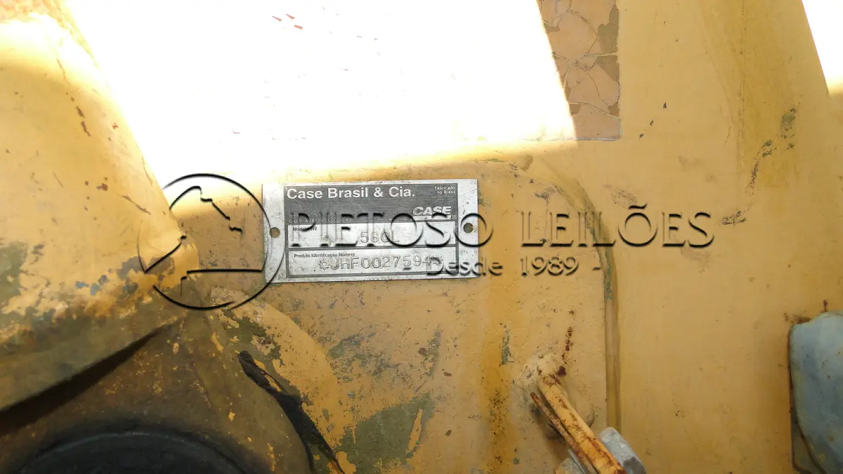 LOTE 021 - RETROESCAVADEIRA CASE 580L, SÉRIE JHF0027954.