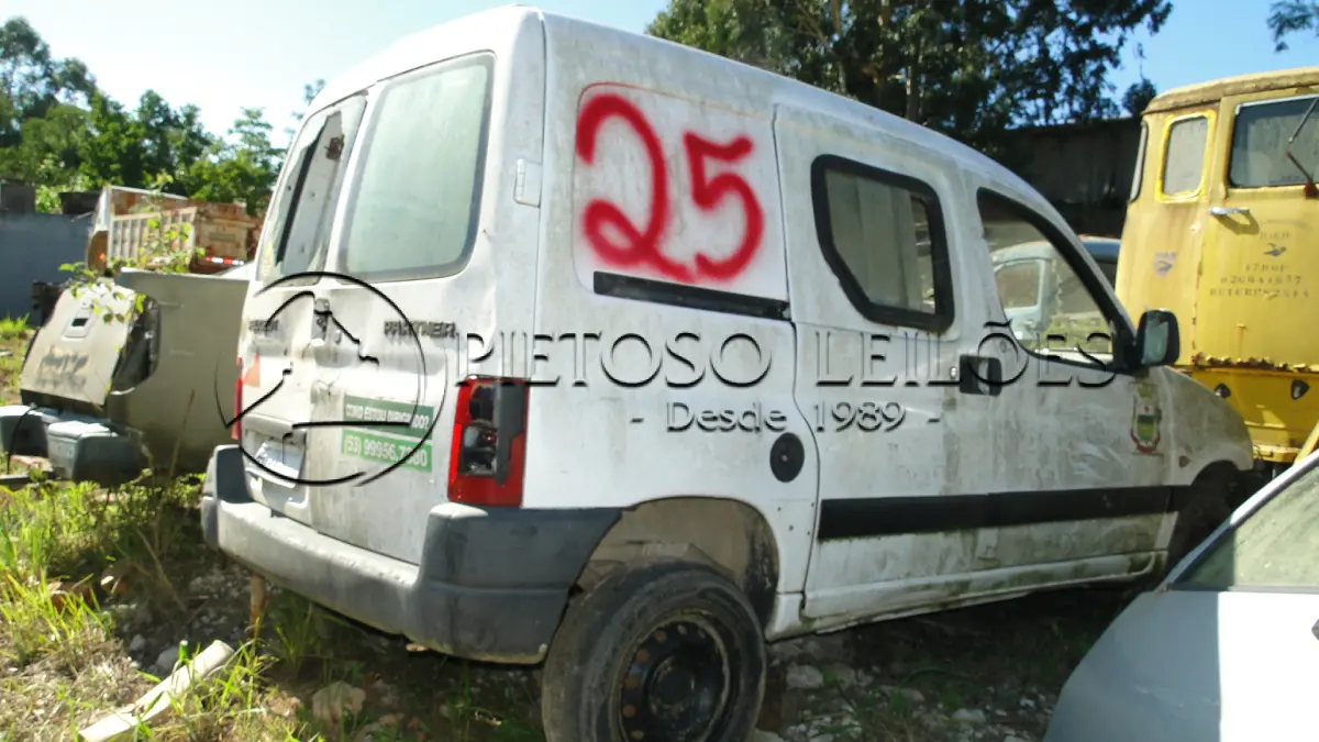 LOTE 025 - I/PEUGEOT PART F 625K 16, ANO/MODELO: 2007/2008, PLACA: IOB7514,