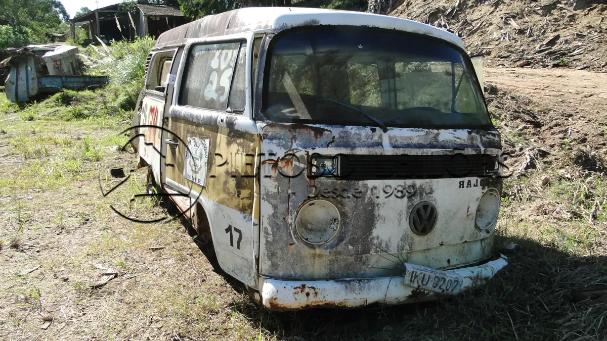 LOTE 066 - VW/KOMBI, ANO/MODELO: 2002/2003, PLACA: IKU8207,