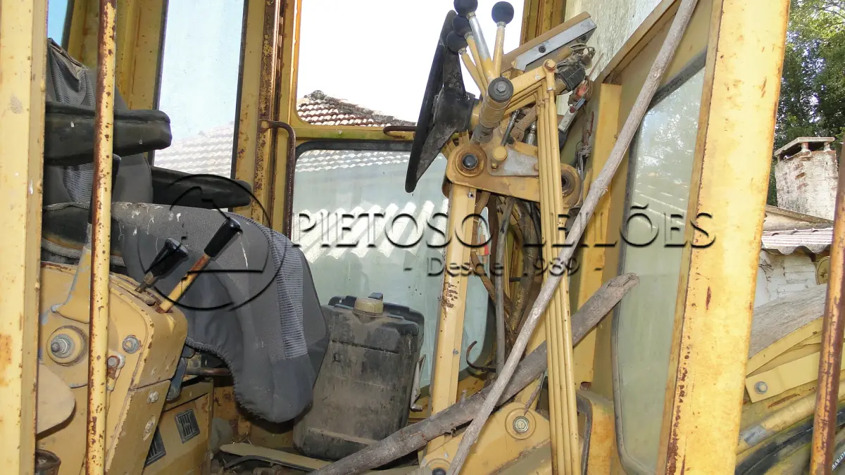 LOTE 077 - MOTONIVELADORA CATERPILLAR 12 G, Nº 3PL01123.