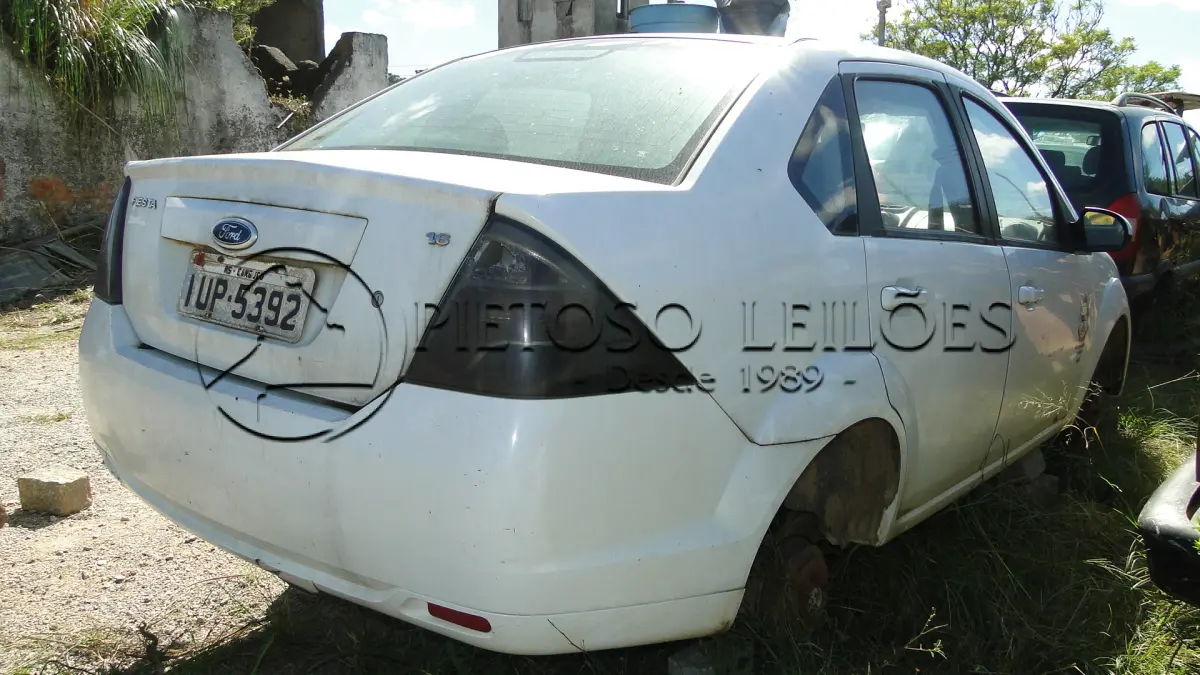 LOTE 053 - FORD/FIESTA SEDAN 1.6 FLEX, ANO/MODELO: 2013/2014, PLACA: IUP5392,