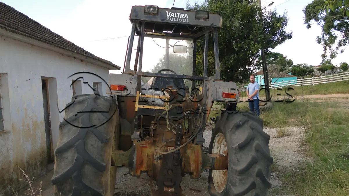 LOTE 076 - TRATOR VALTRA VALMET 1380 S.