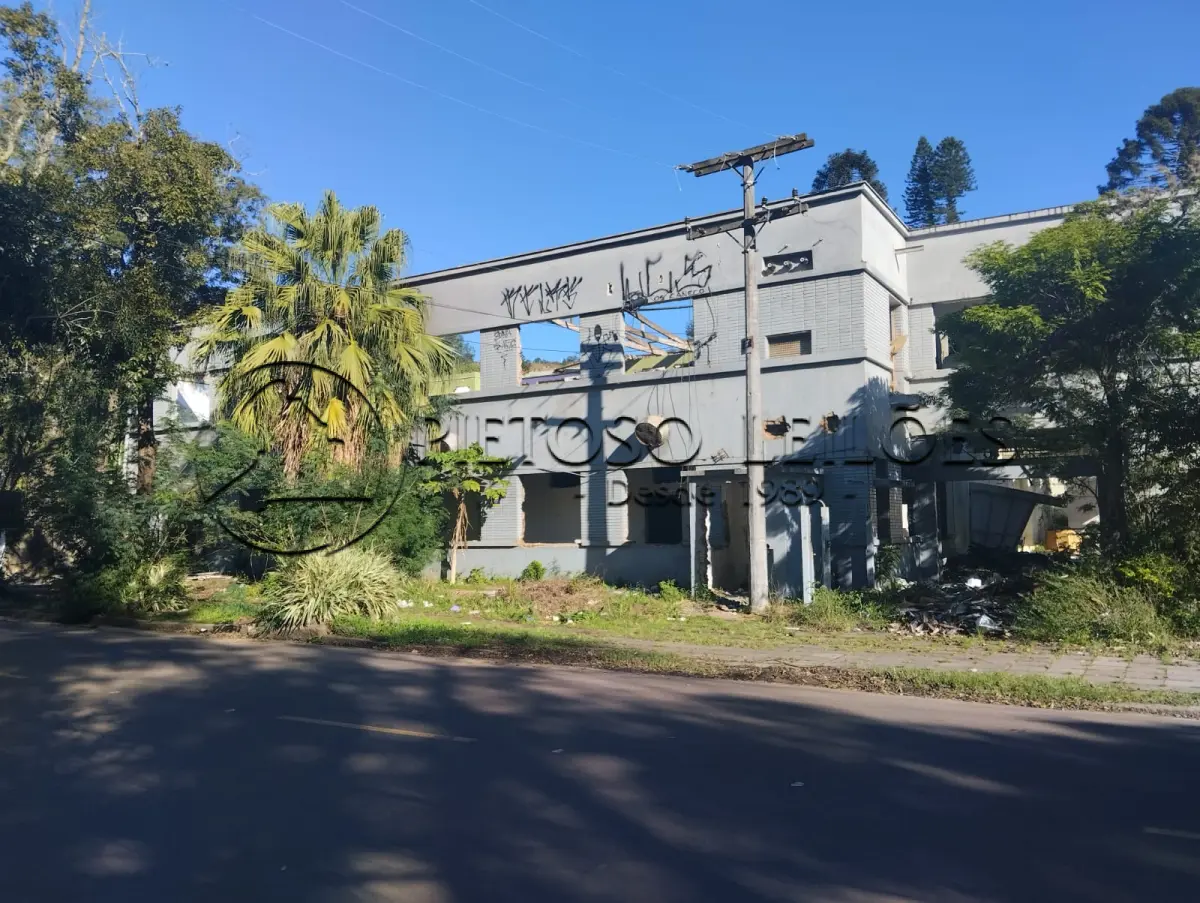 LOTE 001 - PORTO ALEGRE/RS - A CASA DE Nº 725 E PAVILHÃO DE Nº 729, SOBRE O TERRENO À AVENIDA ENGENHEIRO LUDOLFO BOEHL