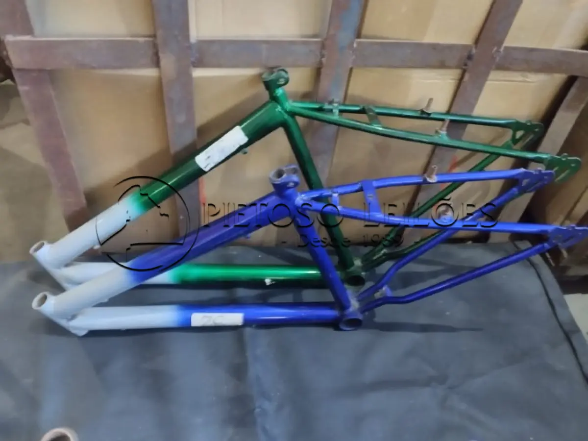 LOTE 008 - QUADROS DE BIKE