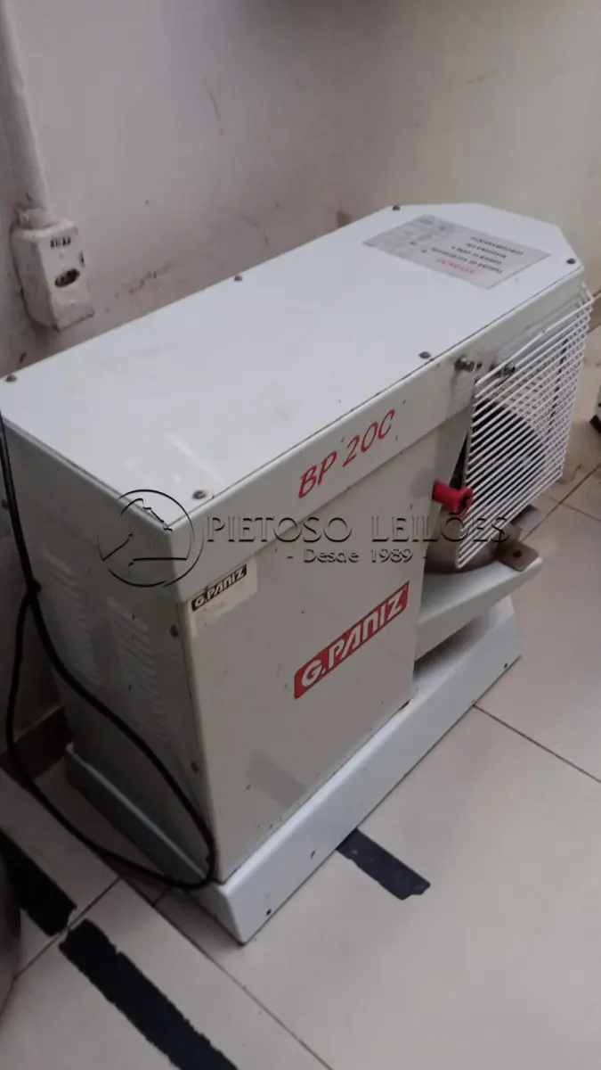 LOTE 220 - 01 (uma) BATEDEIRA DE 20 LITROS MARCA G PANIZ, 220V