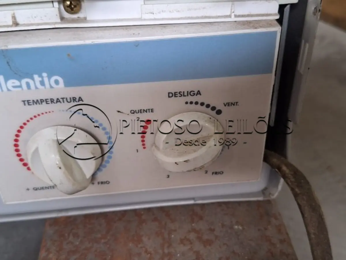 LOTE 028 - AR CONDICIONADO DE JANELA QUENTE E FRIO