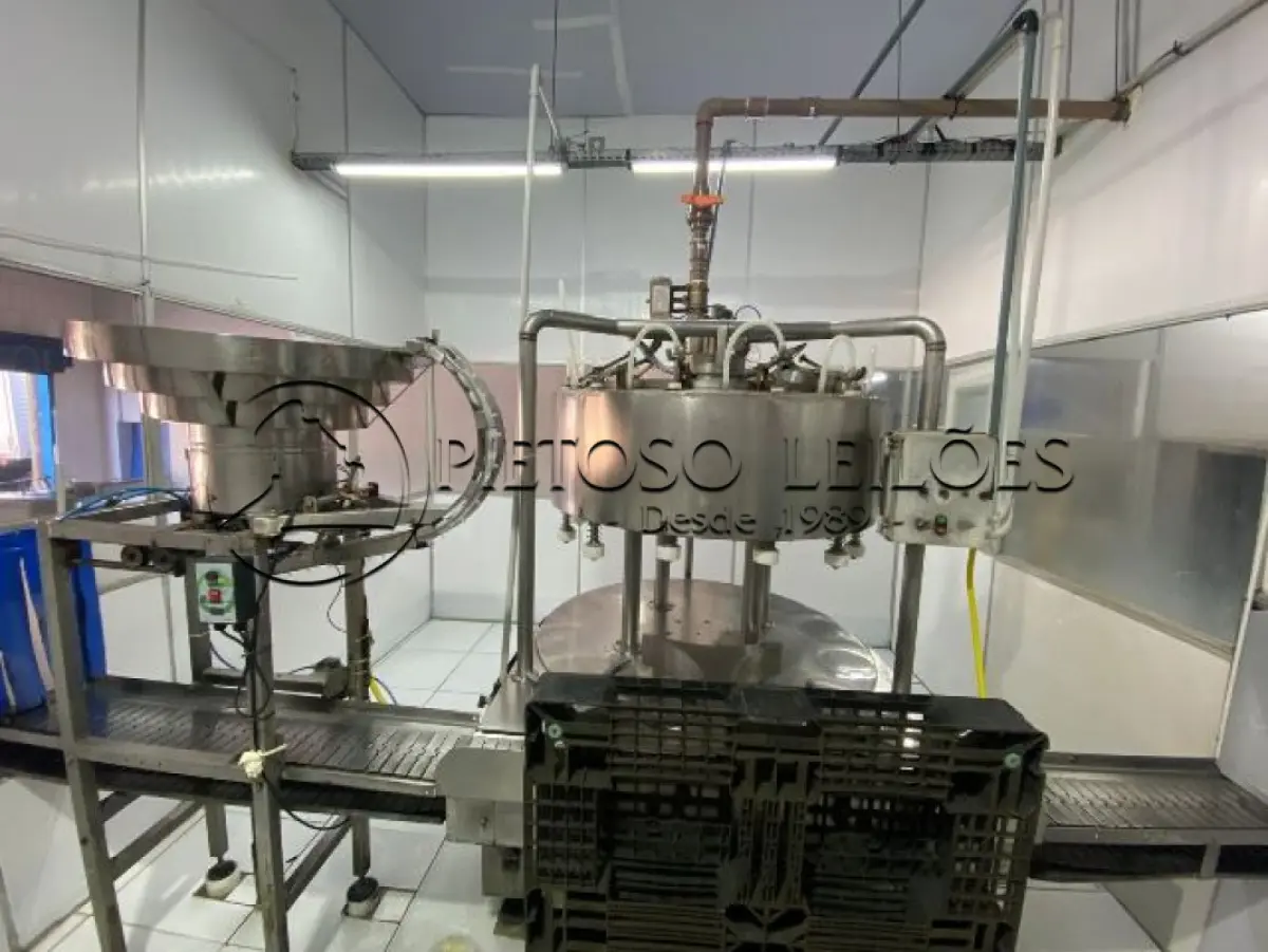 LOTE 001 - ENVASADORA DE BOMBONAS PLASTICAS DE 20L