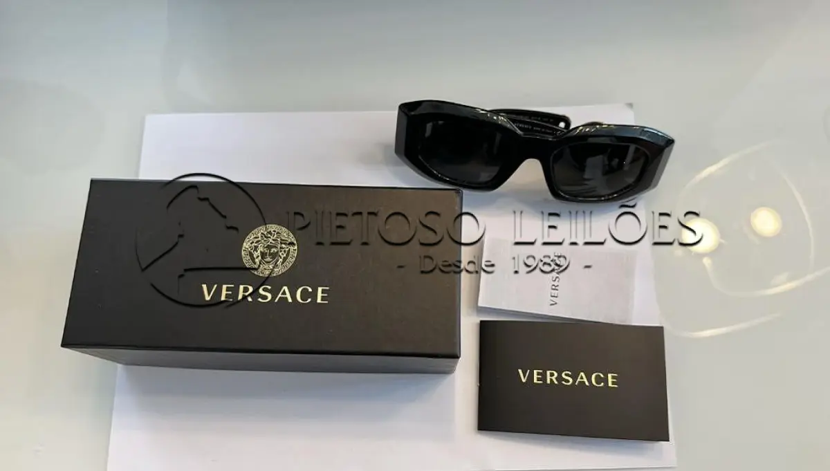 LOTE 107 - ÓCULOS DE SOL VERSACE