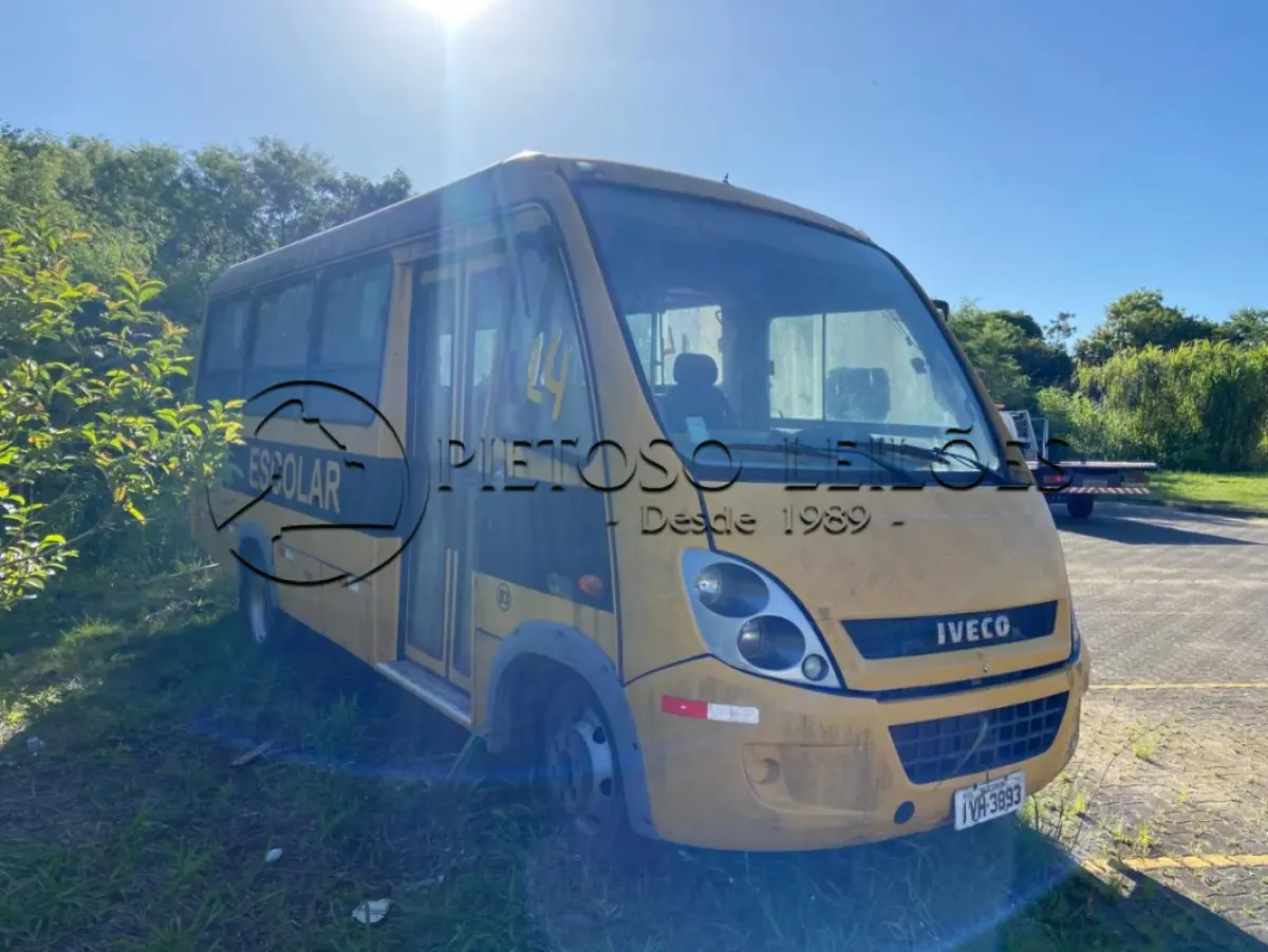 LOTE 001 - Tipo: Ônibus, Marca/Mod.: IVECO/CITYCLASS 70C17, Ano/modelo: 2013/2014, Placa: IVH3893.