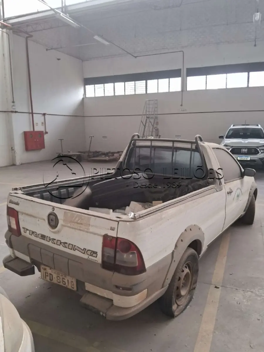 LOTE 005 - CAMINHONETE FIAT/STRADA TREK FLEX, ANO/MODELO: 2008/2009, PLACA: IPD8618