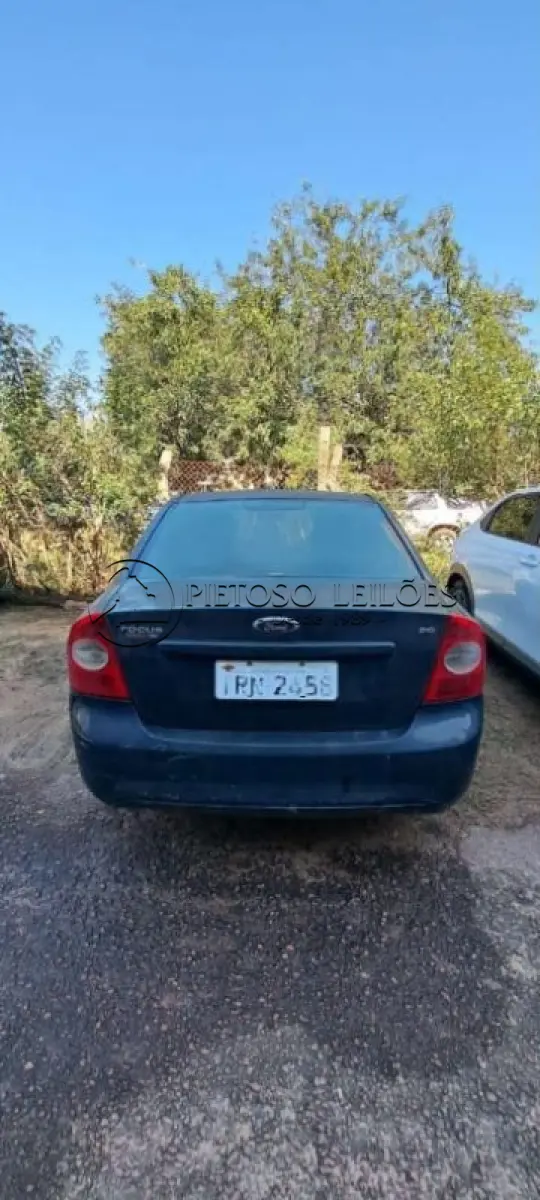 LOTE 018 - AUTOMÓVEL I/FORD FOCUS 2L FC FLEX, ANO/MODELO: 2010/2011, PLACA: IRN2456,