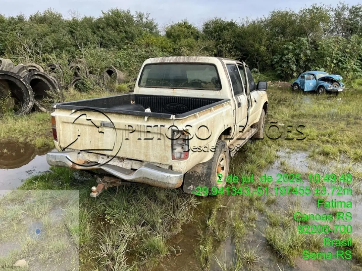 LOTE 007 - CAMIONETA I/TOYOTA HILUX 4CD DLX, ANO/MODELO: 1998/1999, PLACA: IIQ1605