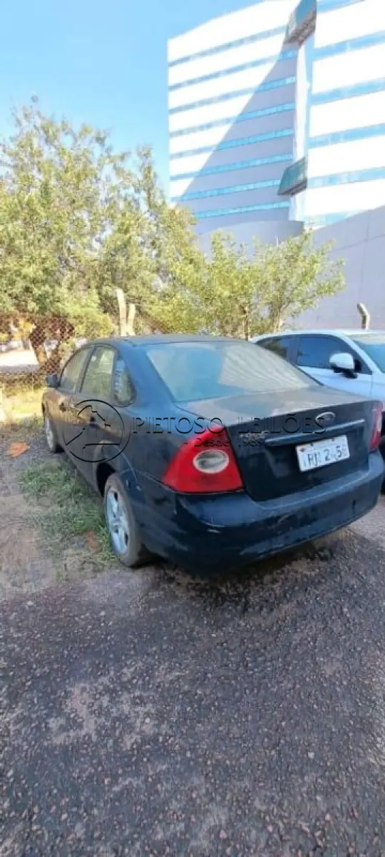 LOTE 018 - AUTOMÓVEL I/FORD FOCUS 2L FC FLEX, ANO/MODELO: 2010/2011, PLACA: IRN2456,