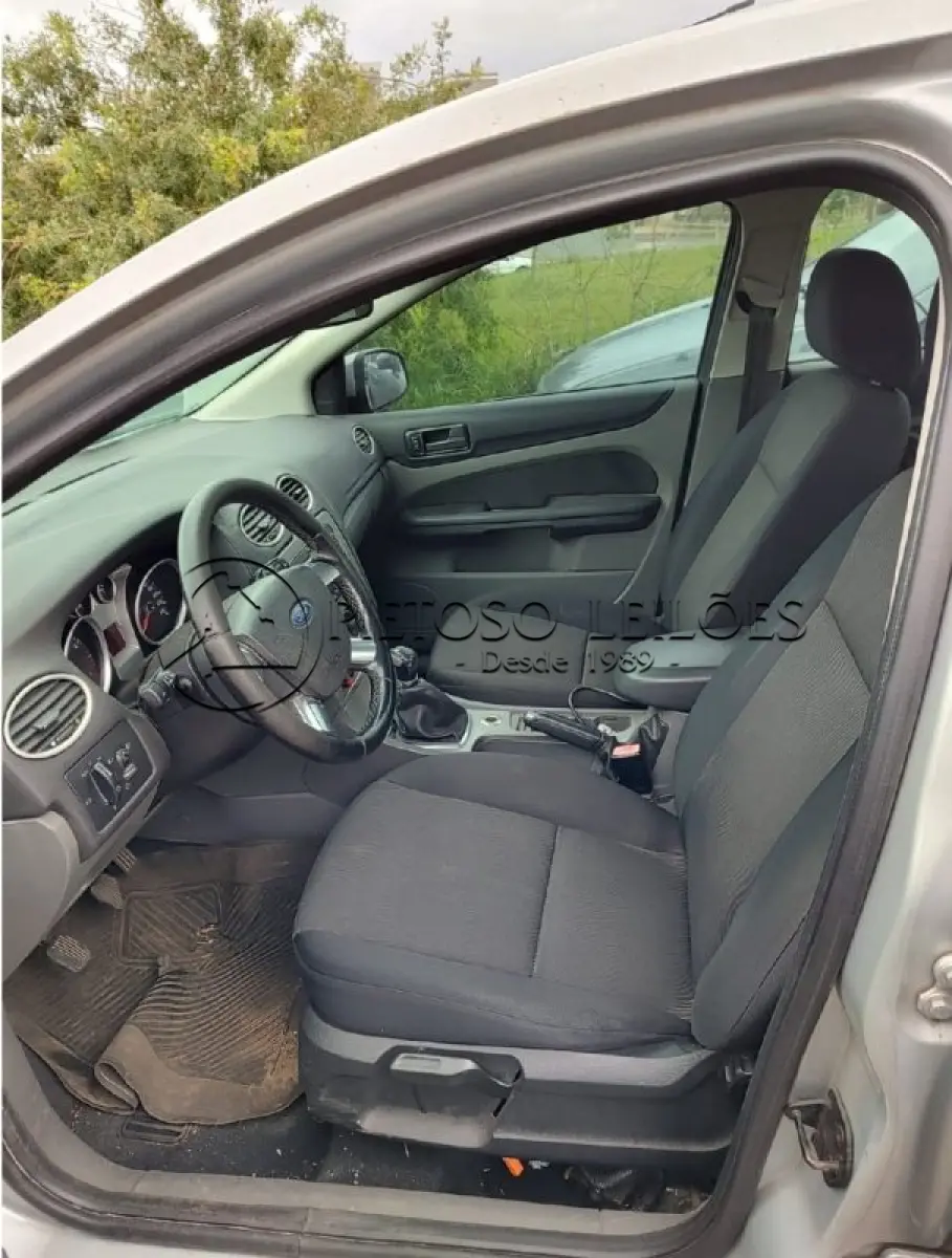 LOTE 011 - AUTOMÓVEL I/FORD FOCUS 2L FC FLEX, ANO/MODELO: 2010/2011, PLACA: IRN5357