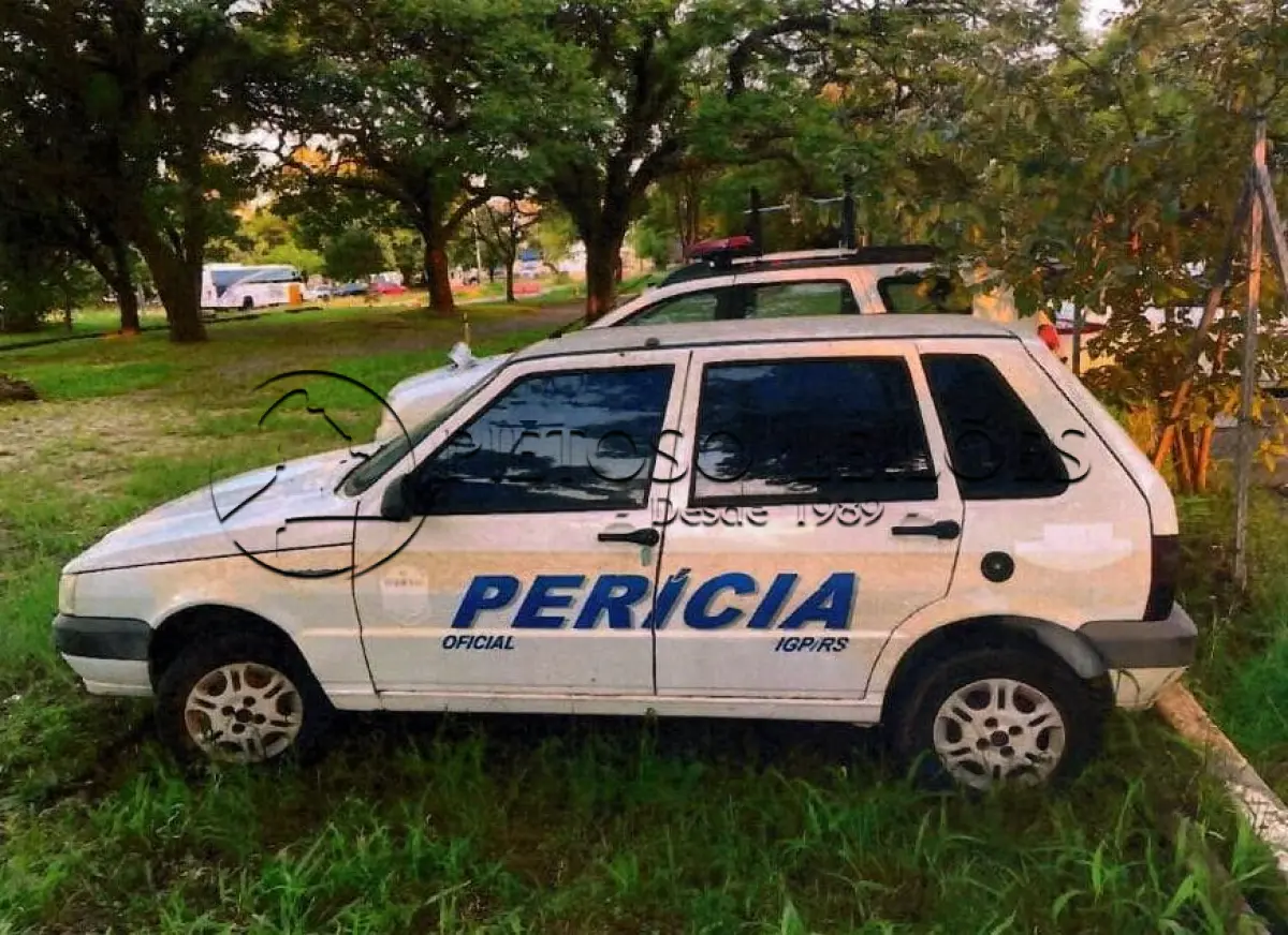 LOTE 016 - AUTOMÓVEL FIAT/UNO MILLE ECONOMY, ANO/MODELO: 2013, PLACA: IUZ3305