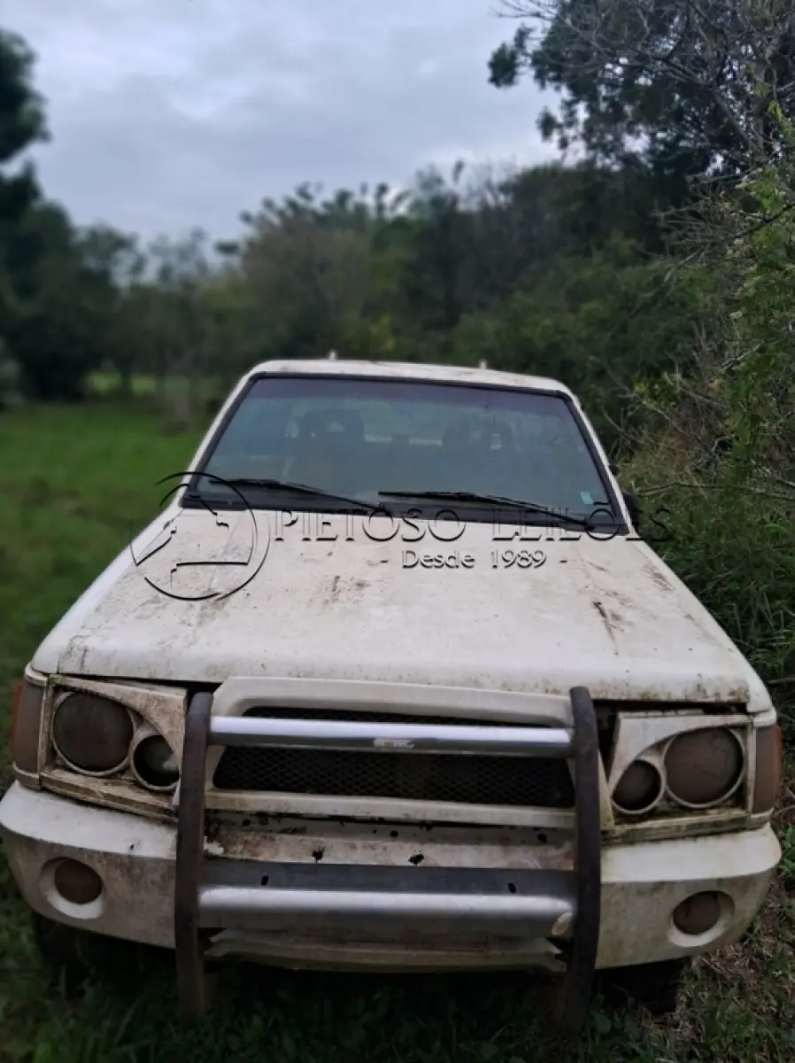 LOTE 001 - CAMINHONETE MMC/L200 4X4 GL, ANO/MODELO: 2004/2005, PLACA: IMF0305