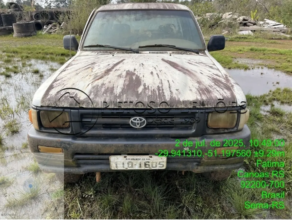 LOTE 007 - CAMIONETA I/TOYOTA HILUX 4CD DLX, ANO/MODELO: 1998/1999, PLACA: IIQ1605