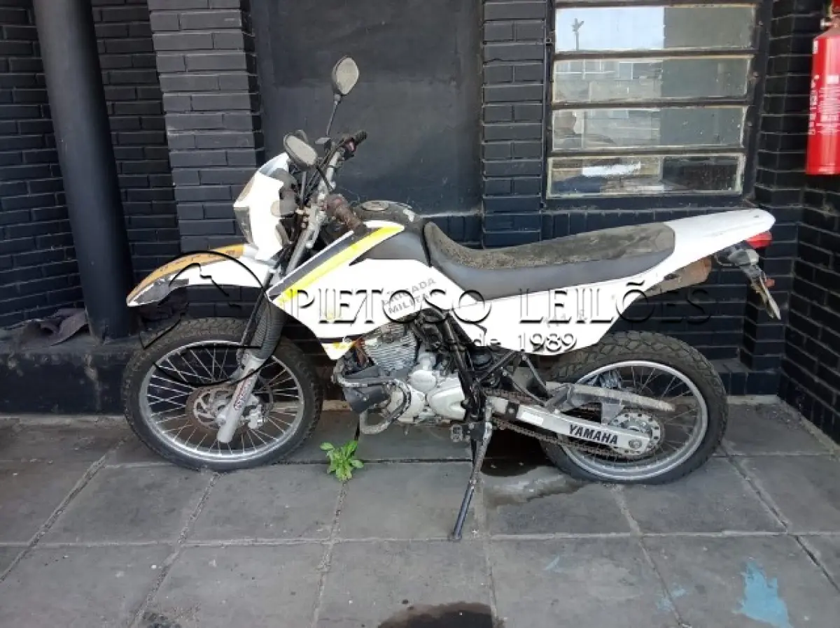 LOTE 002 - MOTOCICLETA YAMAHA/XTZ250 LANDER, ANO/MODELO: 2017/2018, PLACA: IYJ7493