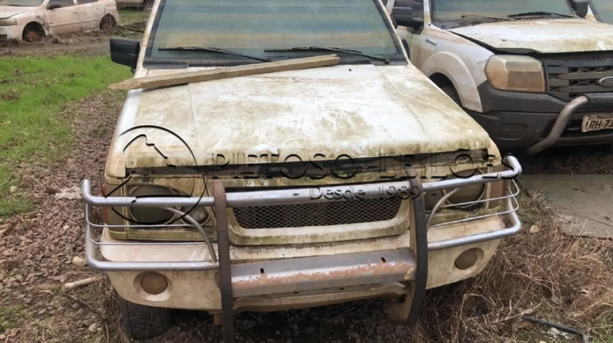 LOTE 001 - CAMINHONETE MMC/L200 4X4 GL, ANO/MODELO: 2004/2005, PLACA: IMF0305
