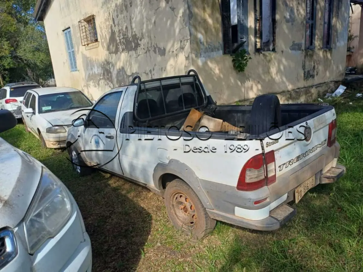 LOTE 005 - CAMINHONETE FIAT/STRADA TREK FLEX, ANO/MODELO: 2008/2009, PLACA: IPD8618