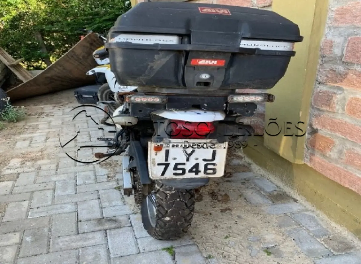 LOTE 008 - MOTOCICLETA YAMAHA/XTZ250 LANDER, ANO/MODELO: 2017/2018, PLACA: IYJ7546,