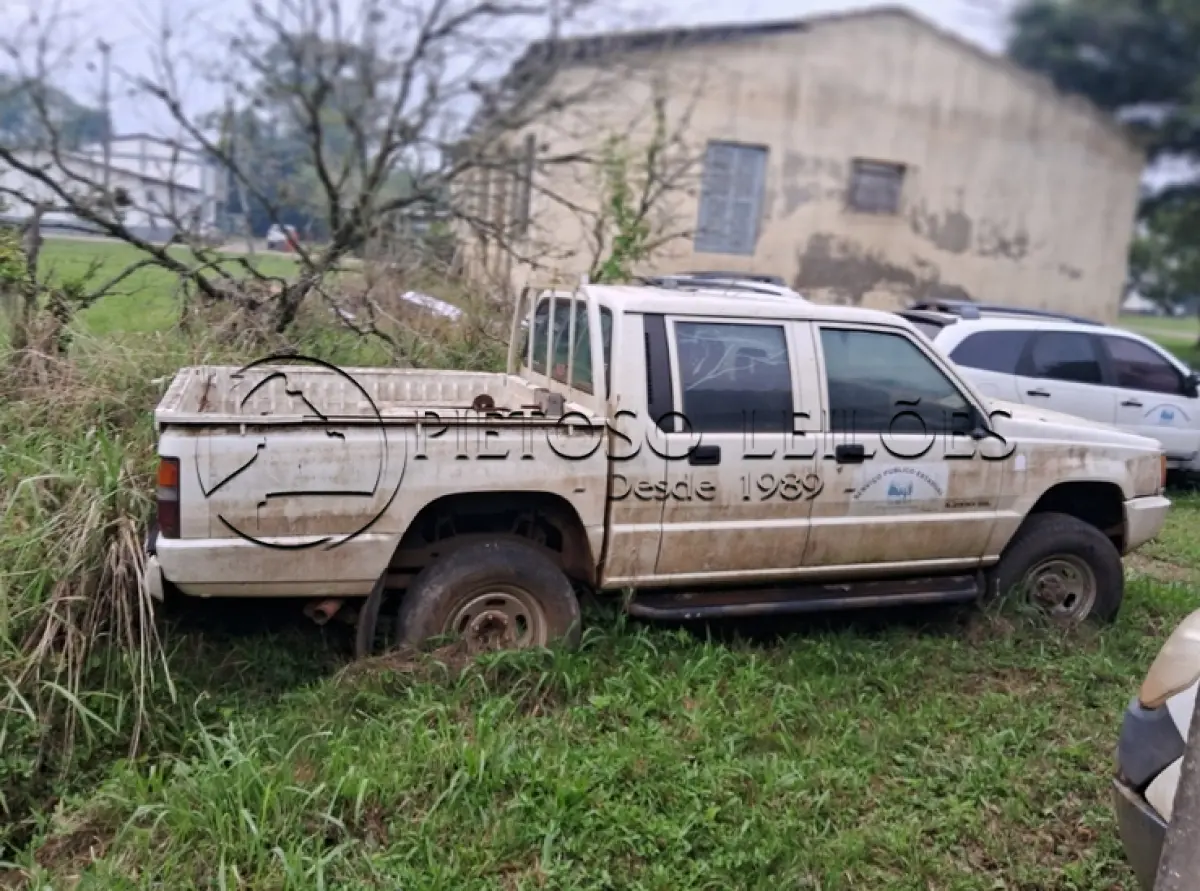 LOTE 001 - CAMINHONETE MMC/L200 4X4 GL, ANO/MODELO: 2004/2005, PLACA: IMF0305