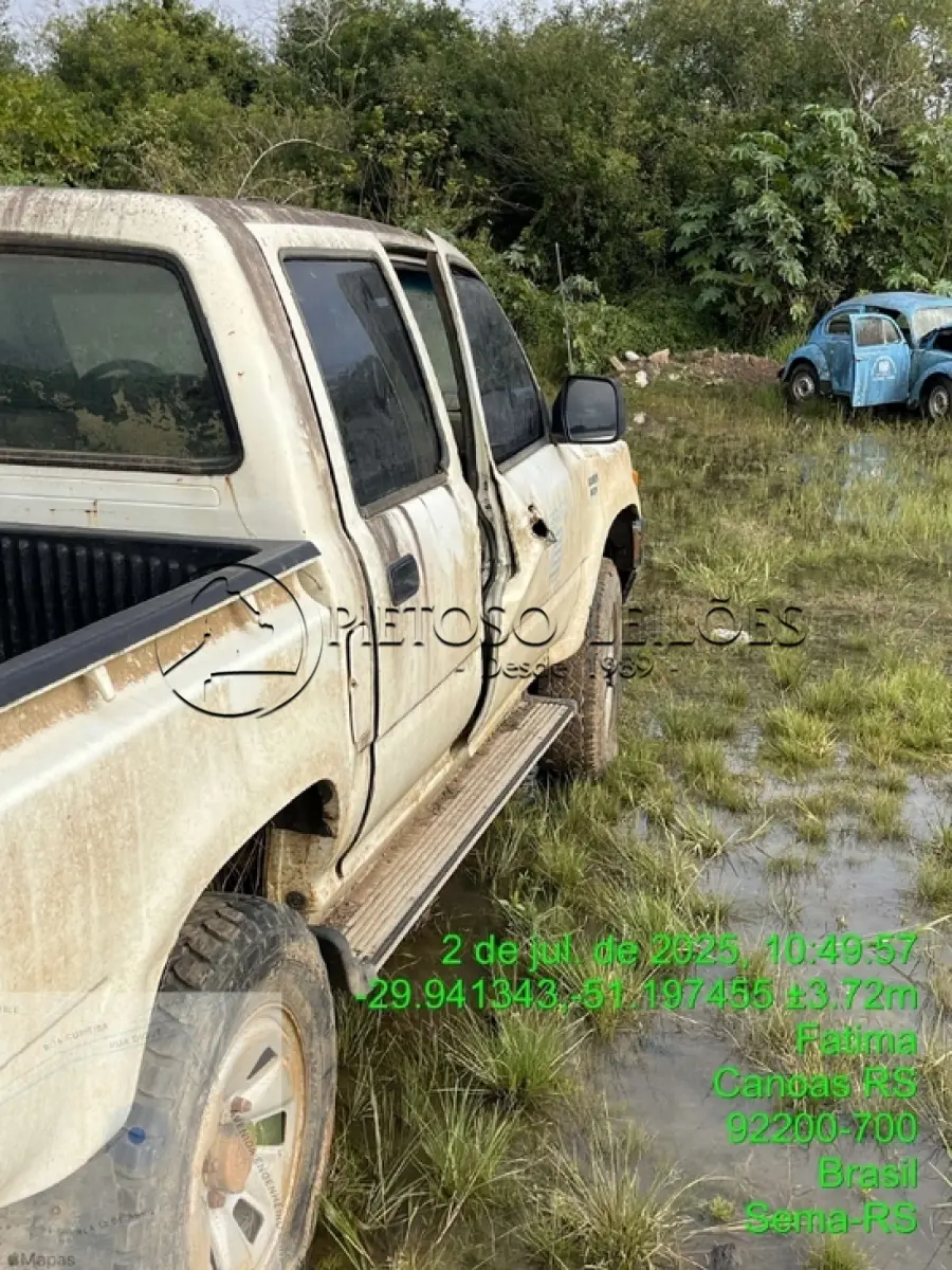 LOTE 007 - CAMIONETA I/TOYOTA HILUX 4CD DLX, ANO/MODELO: 1998/1999, PLACA: IIQ1605
