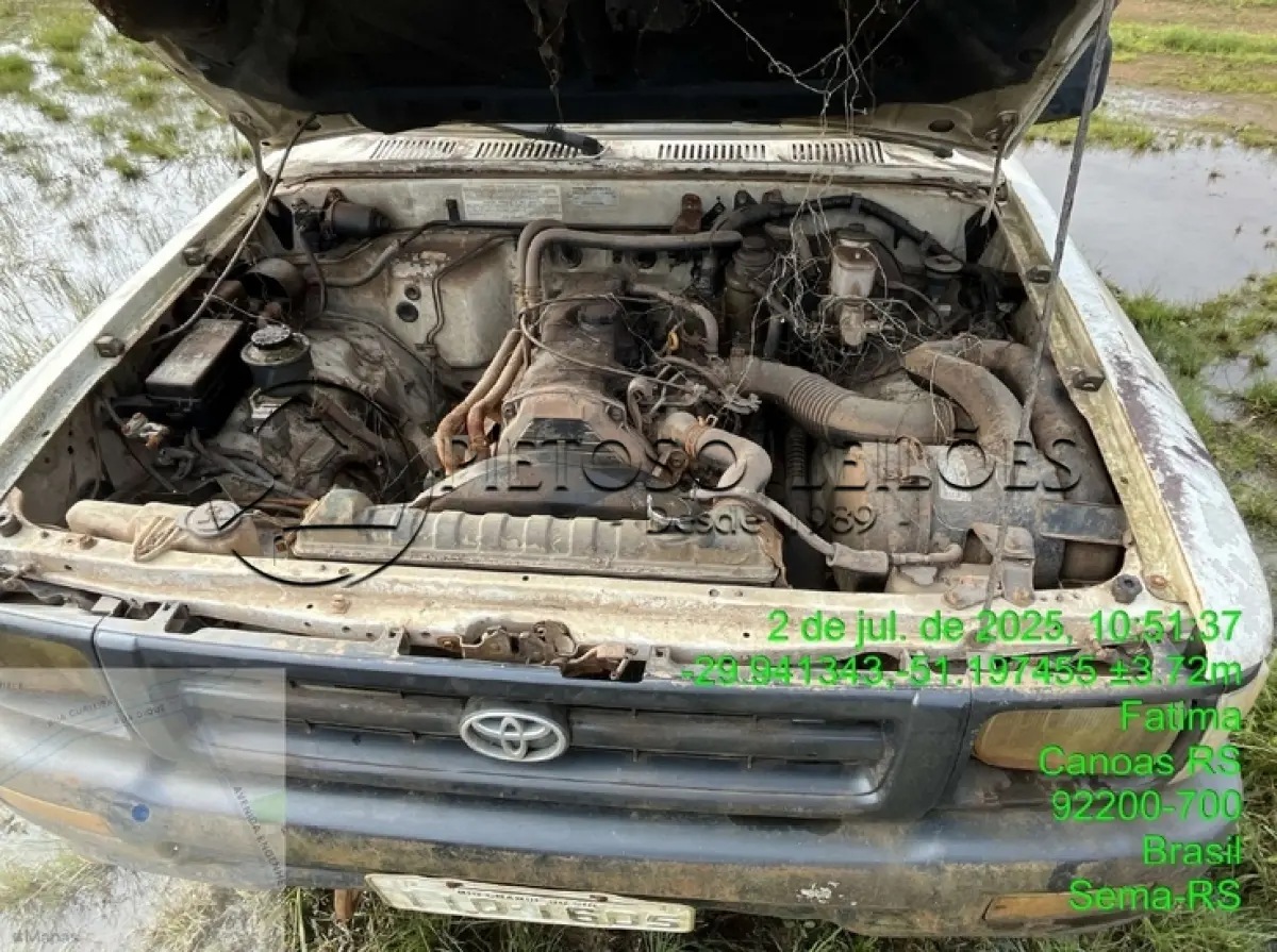 LOTE 007 - CAMIONETA I/TOYOTA HILUX 4CD DLX, ANO/MODELO: 1998/1999, PLACA: IIQ1605