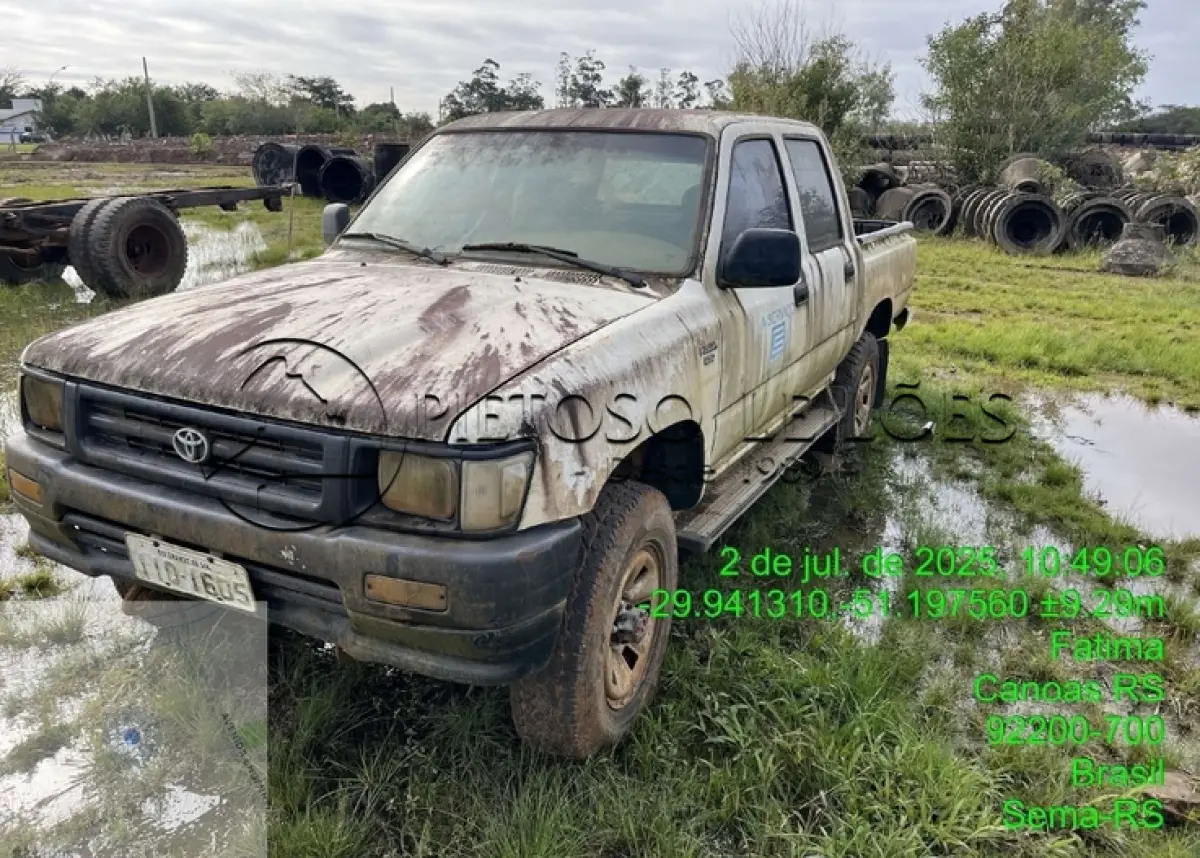 LOTE 007 - CAMIONETA I/TOYOTA HILUX 4CD DLX, ANO/MODELO: 1998/1999, PLACA: IIQ1605