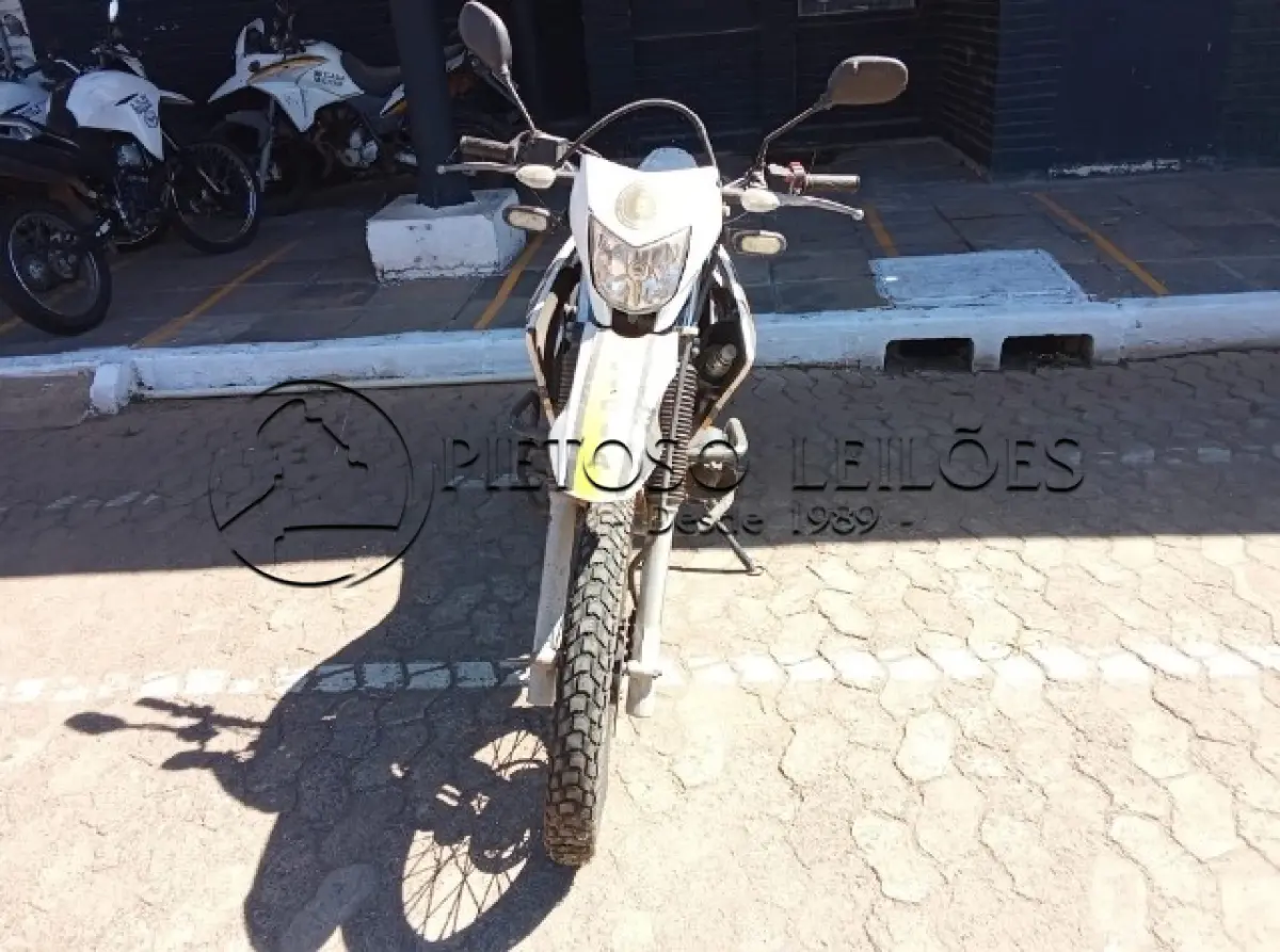 LOTE 002 - MOTOCICLETA YAMAHA/XTZ250 LANDER, ANO/MODELO: 2017/2018, PLACA: IYJ7493