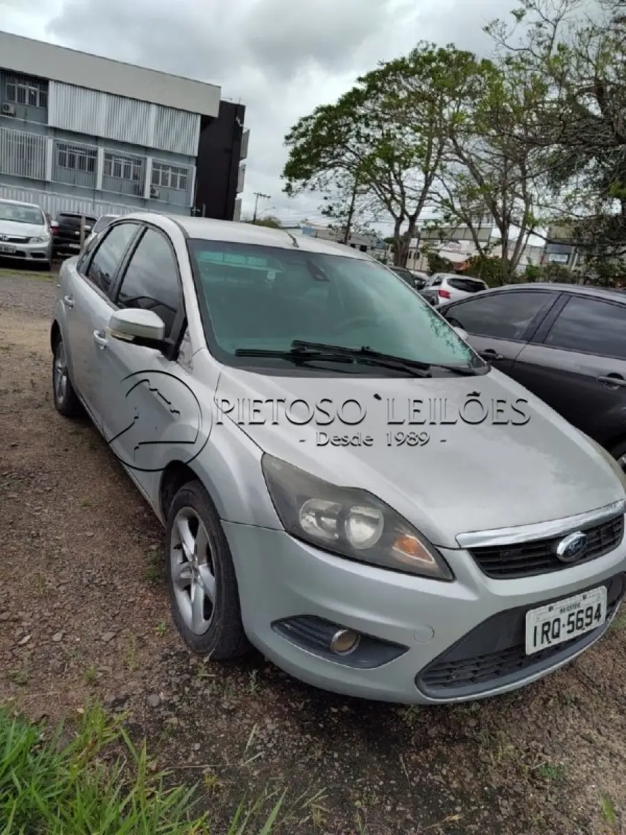 LOTE 011 - AUTOMÓVEL I/FORD FOCUS 2L FC FLEX, ANO/MODELO: 2010/2011, PLACA: IRN5357