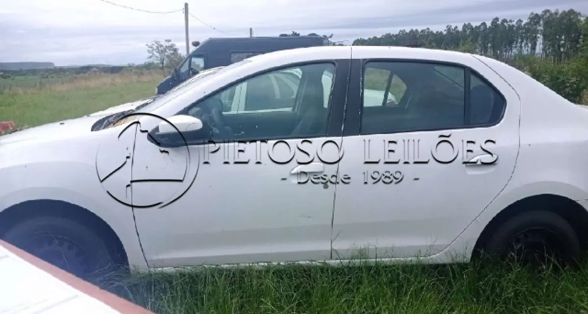 LOTE 020 - AUTOMÓVEL RENAULT/LOGAN EXPR 16 M, ANO/MODELO: 2014, PLACA: IVJ2141