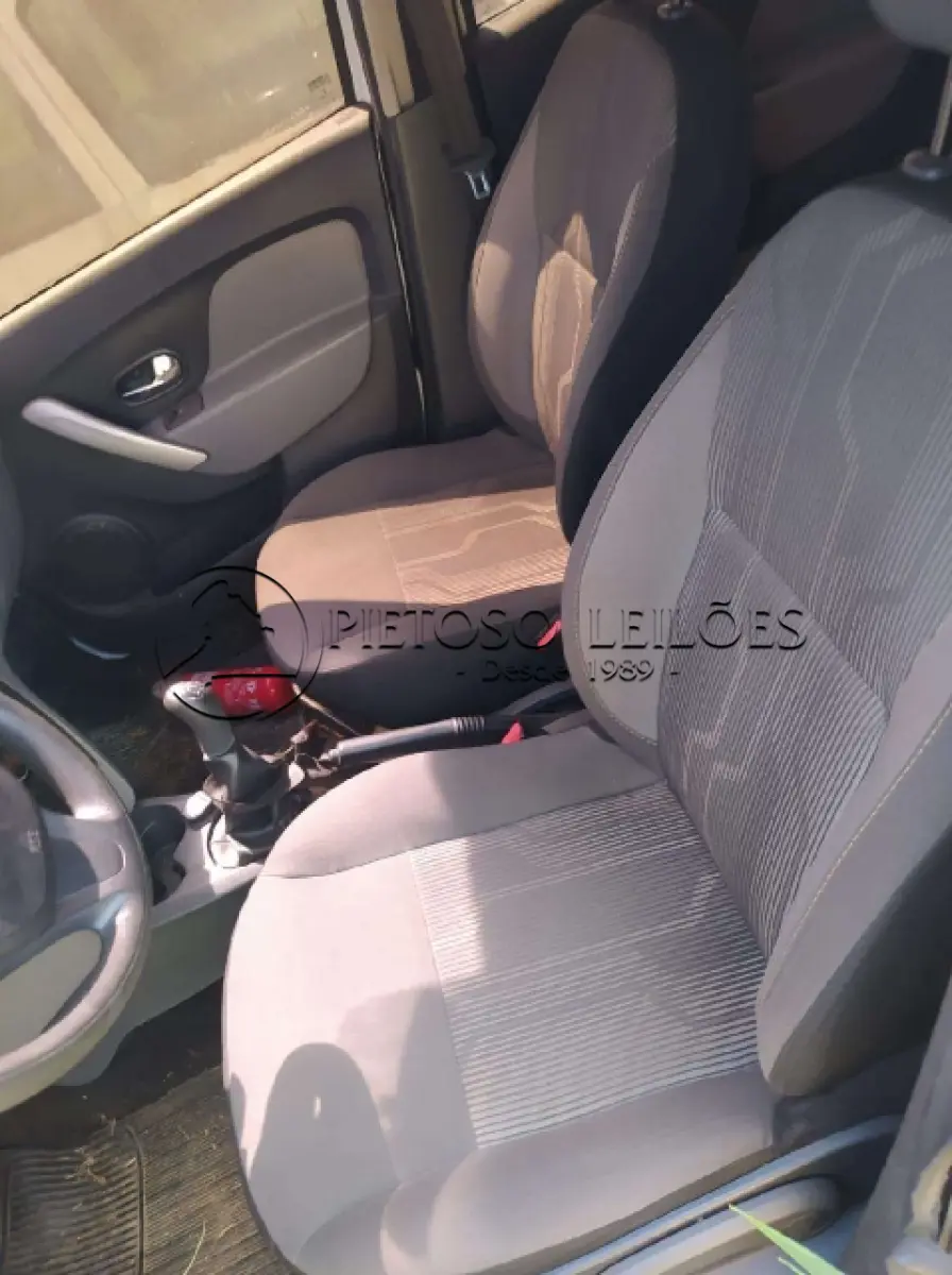 LOTE 015 - AUTOMÓVEL RENAULT/LOGAN EXPR 16 M, ANO/MODELO: 2014/2014, PLACA: IVJ1983