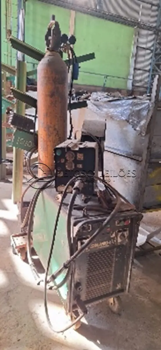 LOTE 030 - MÁQUINA DE SOLDA MIG