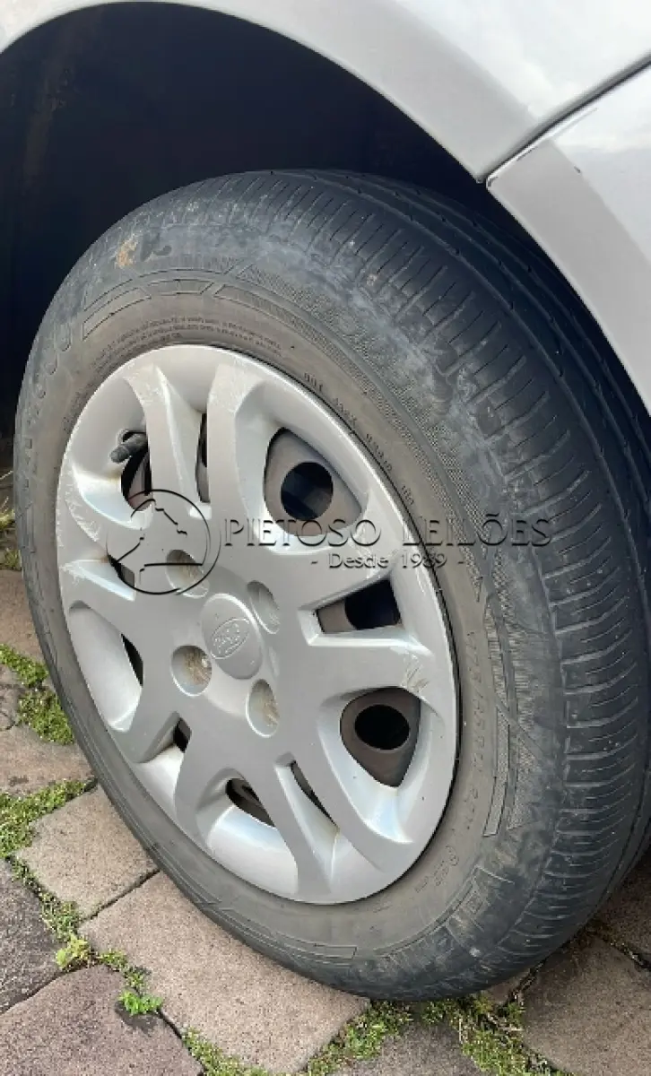 LOTE 027 - AUTOMÓVEL FORD/FIESTA 1.6 FLEX, ANO/MODELO: 2013/2014, PLACA: IUP5228