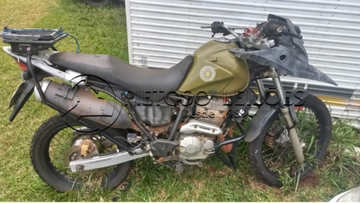 LOTE 025 - MOTOCICLETA HONDA/XRE 300, ANO/MODELO: 2012/2012, PLACA: JBM3863
