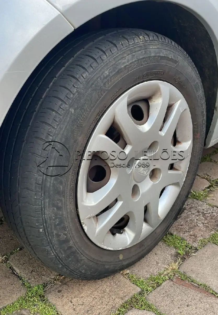 LOTE 027 - AUTOMÓVEL FORD/FIESTA 1.6 FLEX, ANO/MODELO: 2013/2014, PLACA: IUP5228