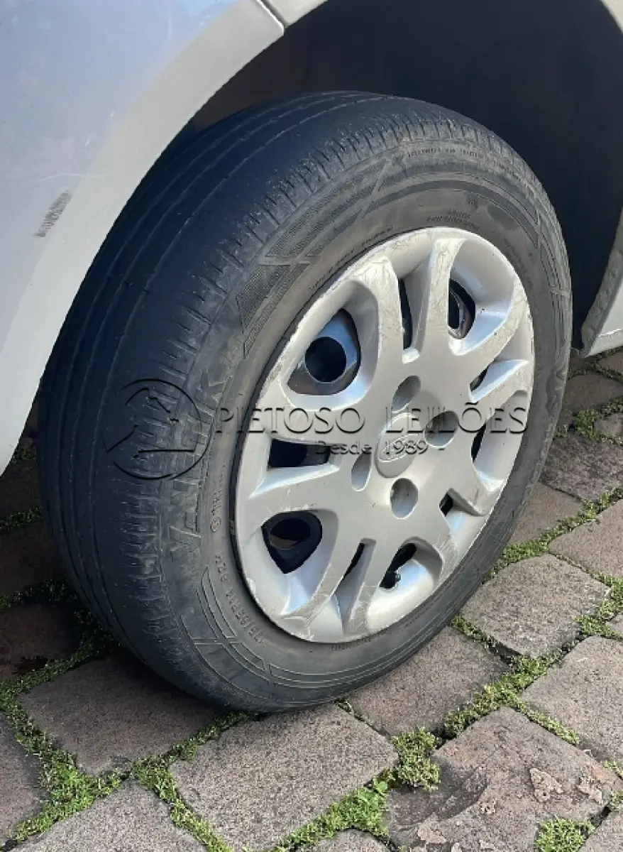 LOTE 027 - AUTOMÓVEL FORD/FIESTA 1.6 FLEX, ANO/MODELO: 2013/2014, PLACA: IUP5228