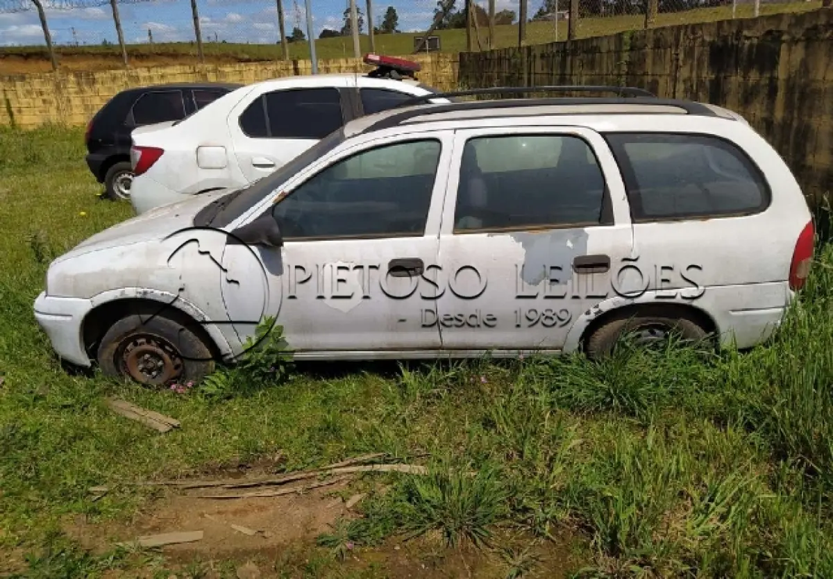 LOTE 016 - AUTOMÓVEL IMP/GM CORSA GL W, ANO/MODELO: 1998/1999, PLACA: JFP4201