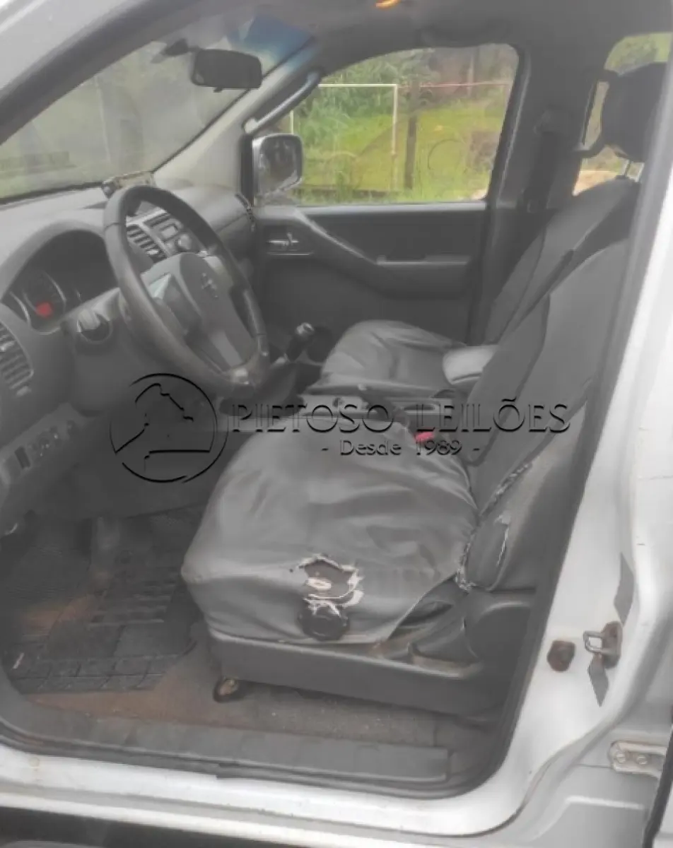 LOTE 024 - CAMINHONETE NISSAN/FRONTIER SVATK4X4, ANO/MODELO: 2013/2014, PLACA: IVB4438