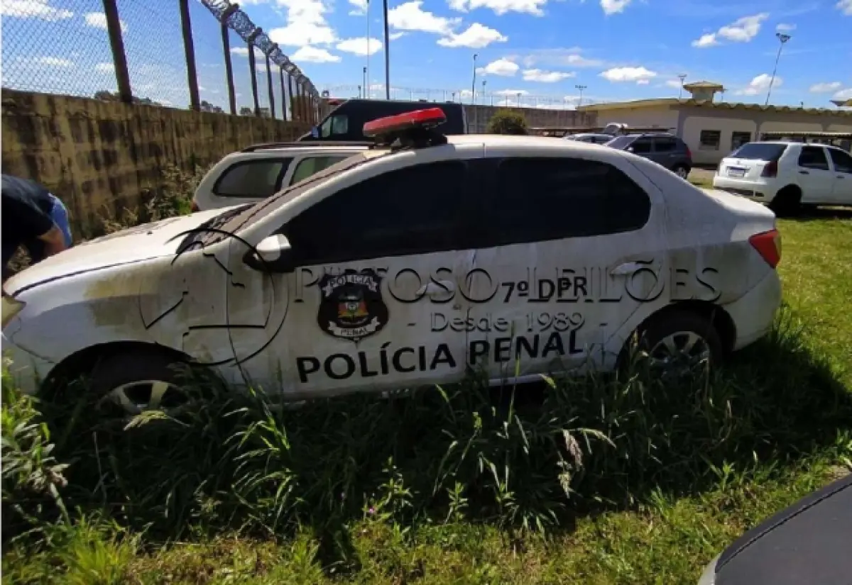 LOTE 015 - AUTOMÓVEL RENAULT/LOGAN EXPR 16 M, ANO/MODELO: 2014/2014, PLACA: IVJ1983