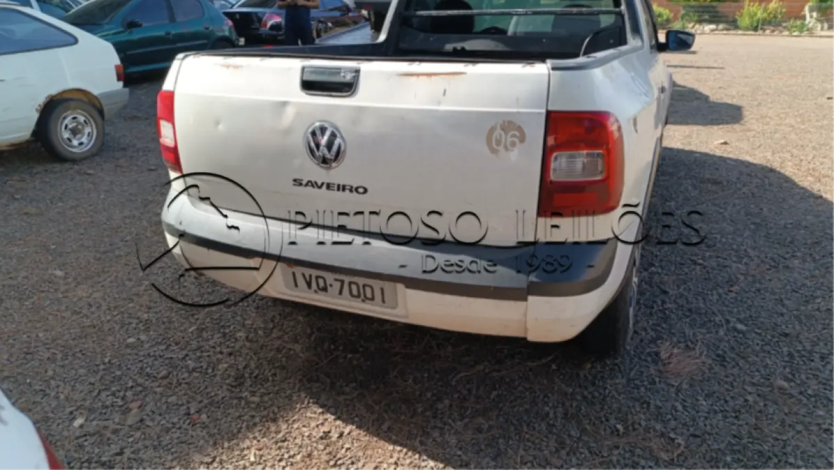 LOTE 001 - VEÍCULO VW/SAVEIRO CS TL MB, ANO/MODELO: 2014/2015, PLACA: IVQ7001