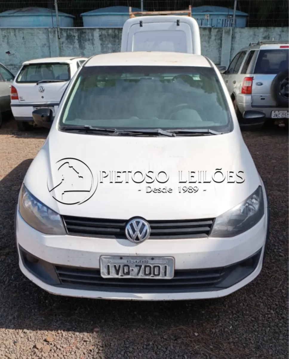 LOTE 001 - VEÍCULO VW/SAVEIRO CS TL MB, ANO/MODELO: 2014/2015, PLACA: IVQ7001